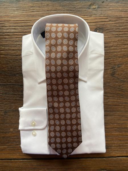 CHOCOLATE WITH BLUE MEDALLION TIE, DAVID DONAHUE