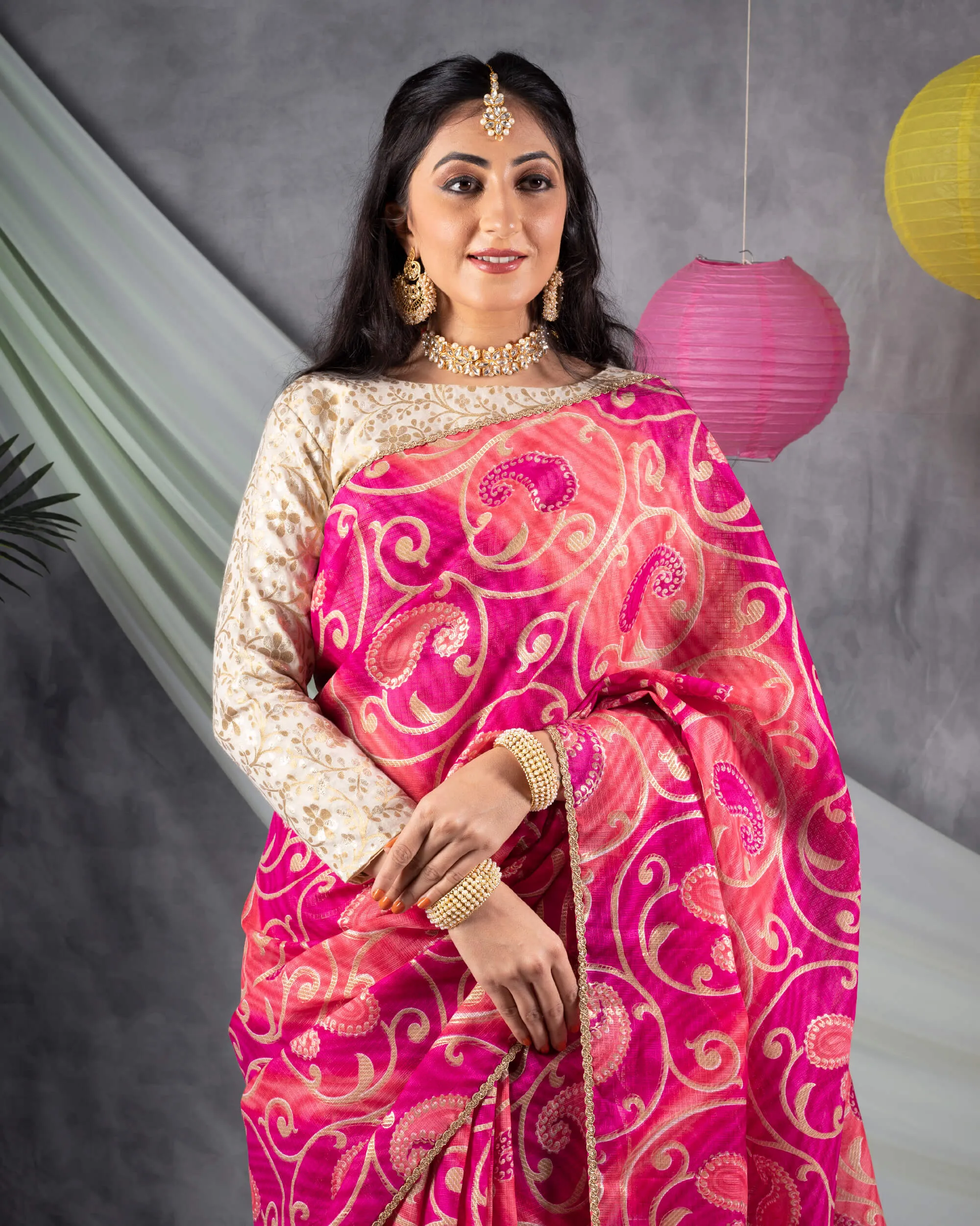 Dark Pink And Coral Peach Paisley Pattern Foil Print Kota Doria Saree With Zari Lace Border