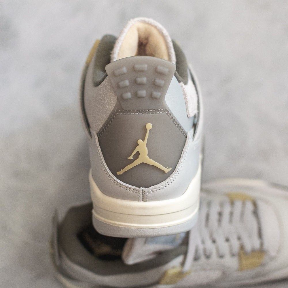 Jordan 4 Retro SE Craft Photon Dust