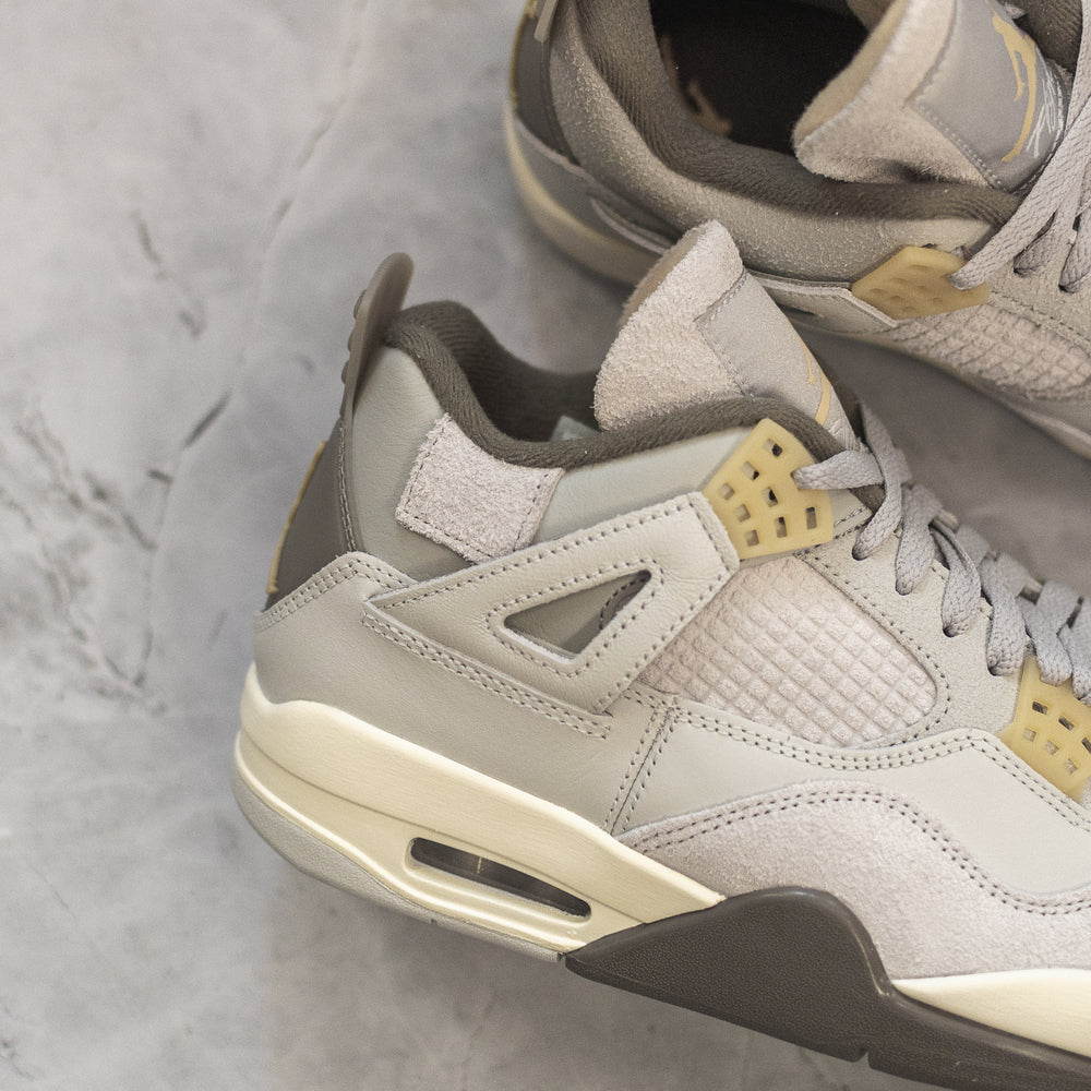 Jordan 4 Retro SE Craft Photon Dust