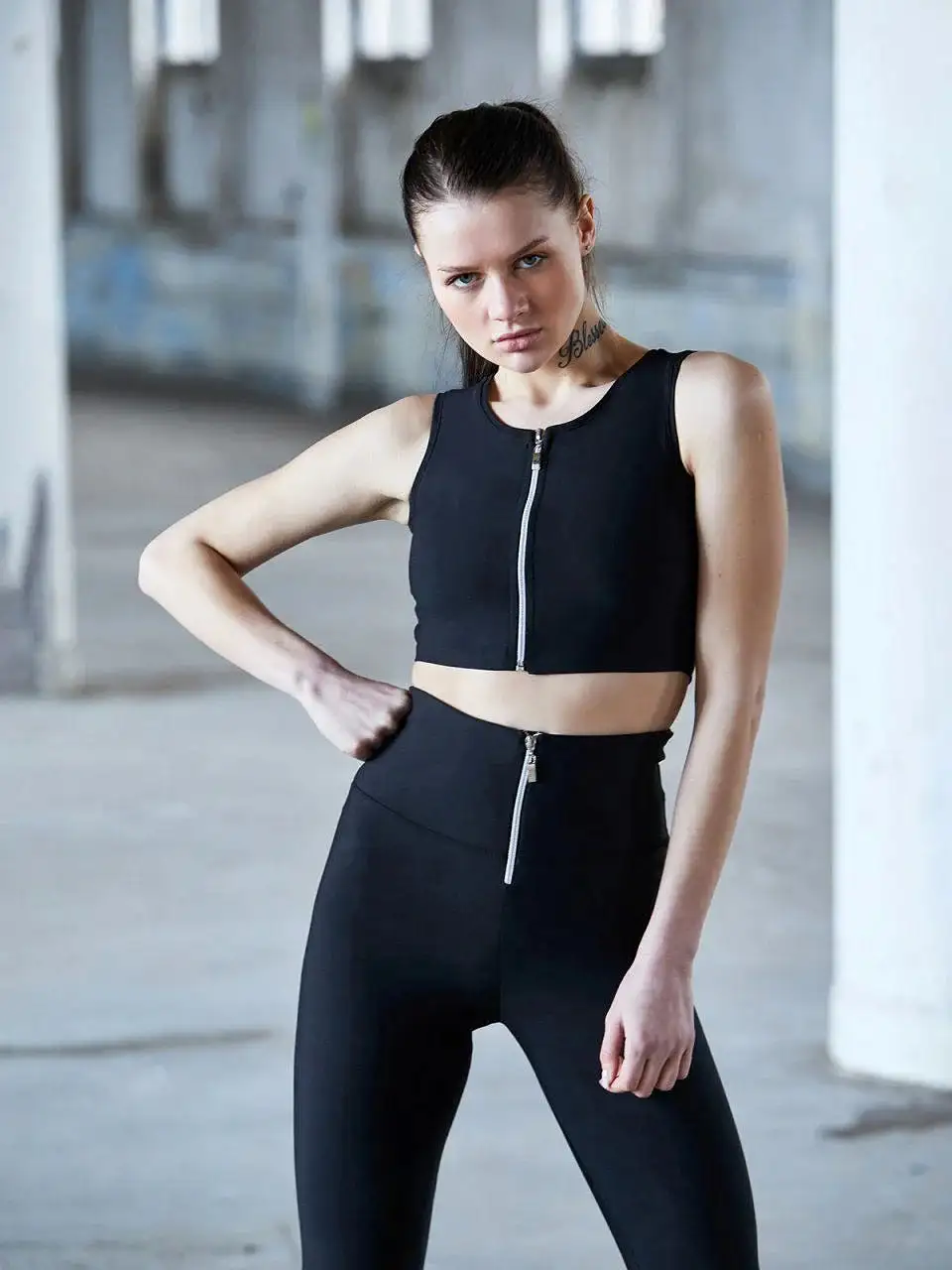 Lismina Sport Bra With Zipper Black