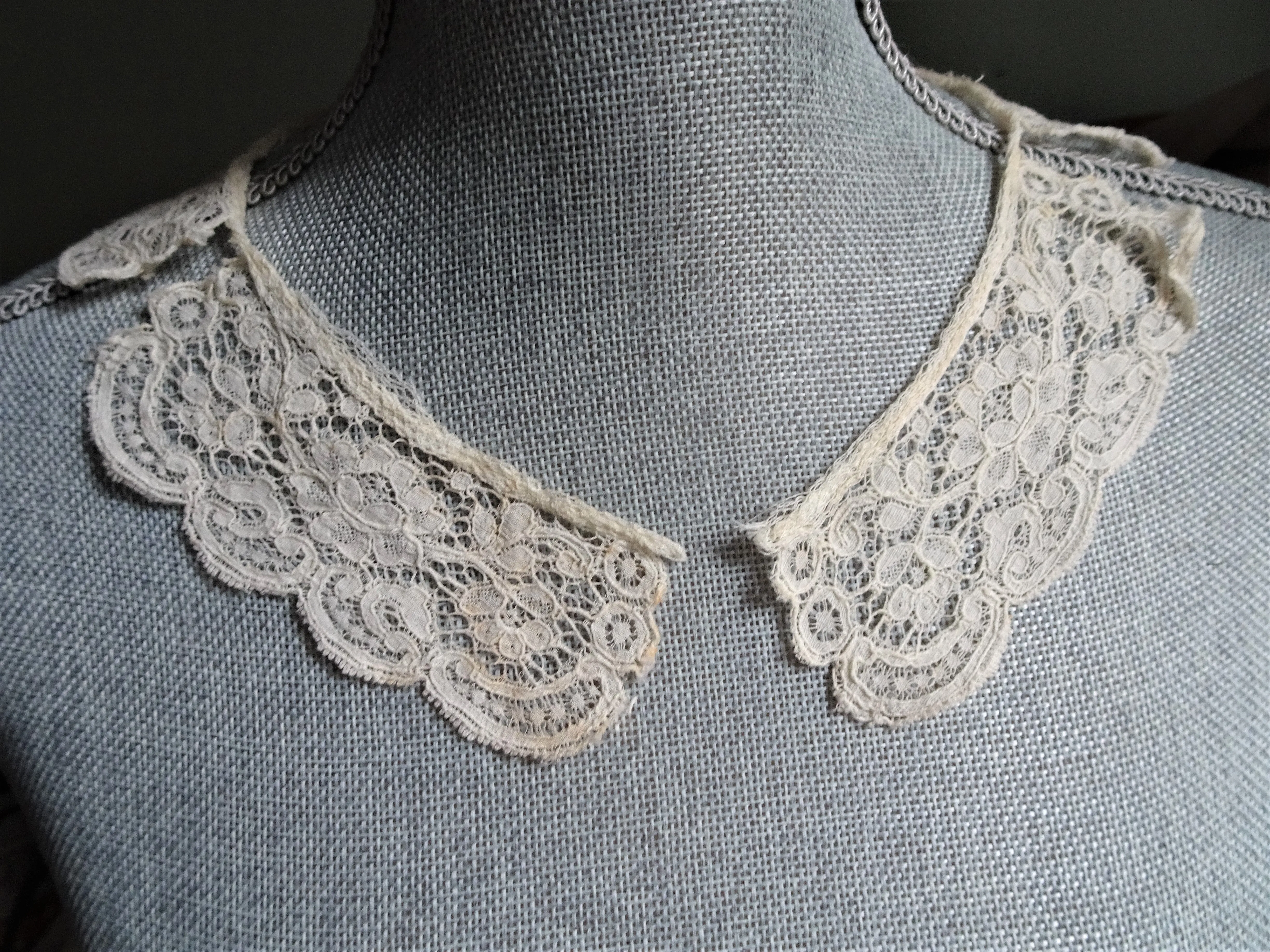 Lovely French Lace Collar, Very Pretty Lace and Design, Heirloom Sewing, Collectible Vintage Collars