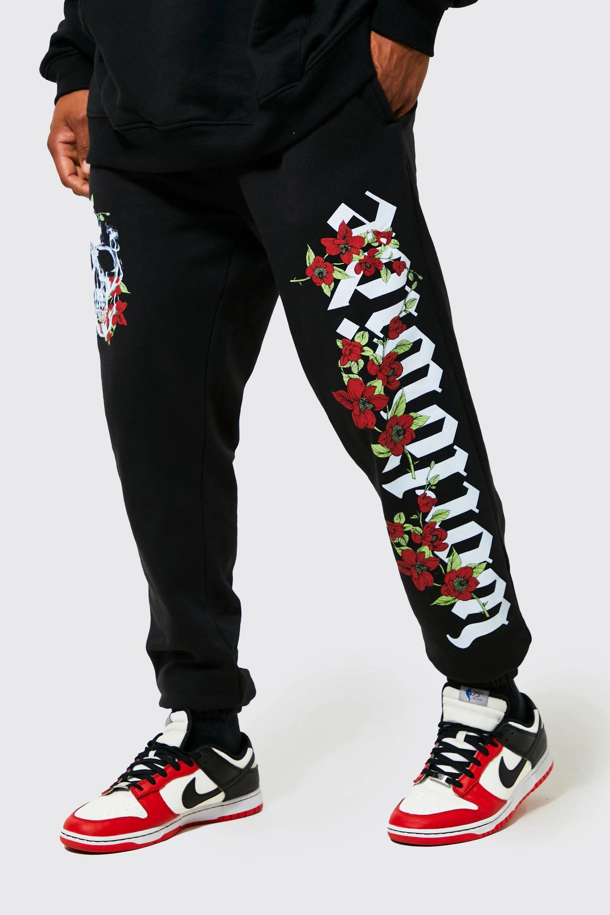 Regular Fit Floral Skull Graphic Joggers | boohooMAN UK