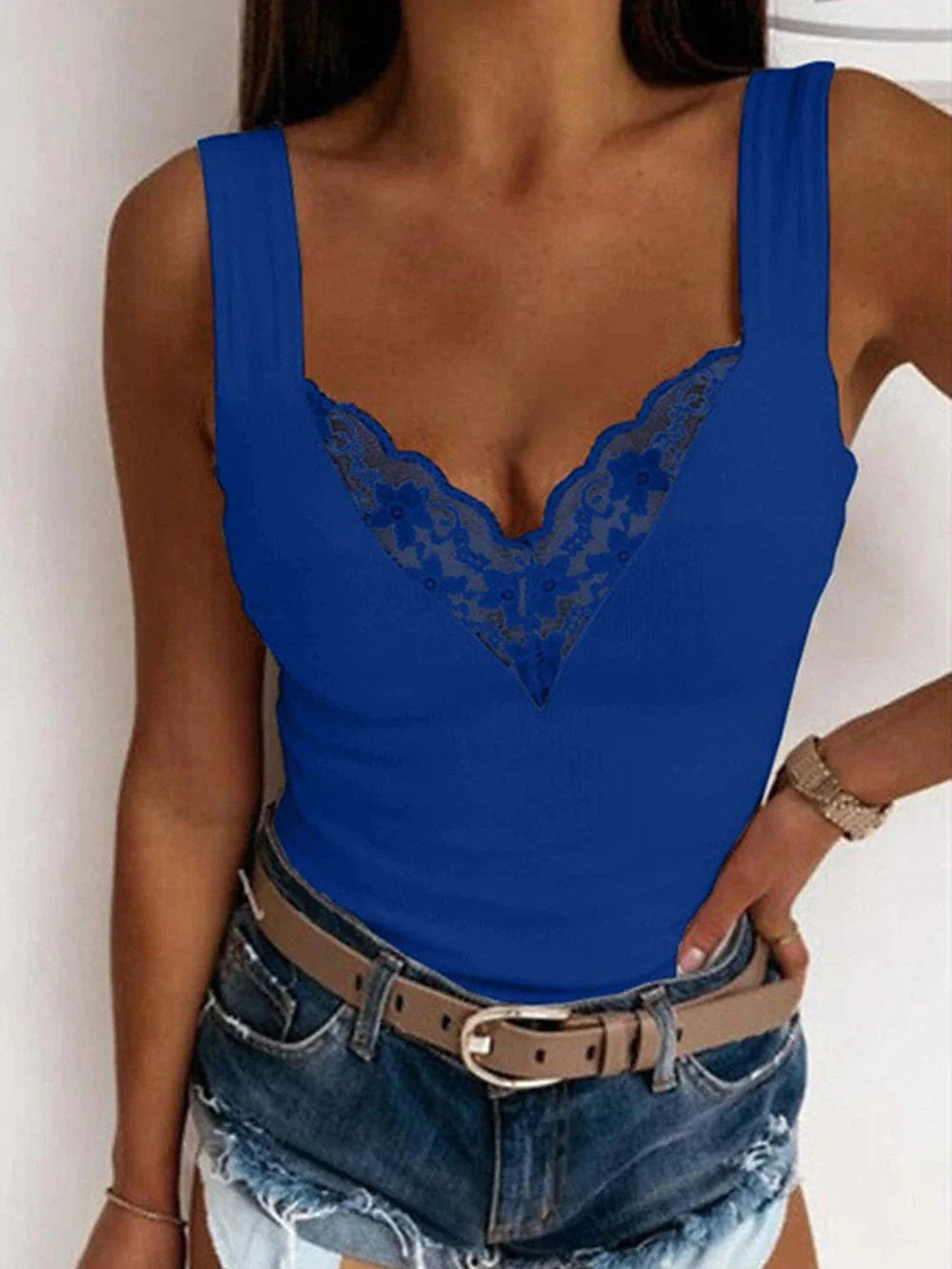 Sleeveless Tank Top with Sweetheart Neckline and Lace Trims for Women