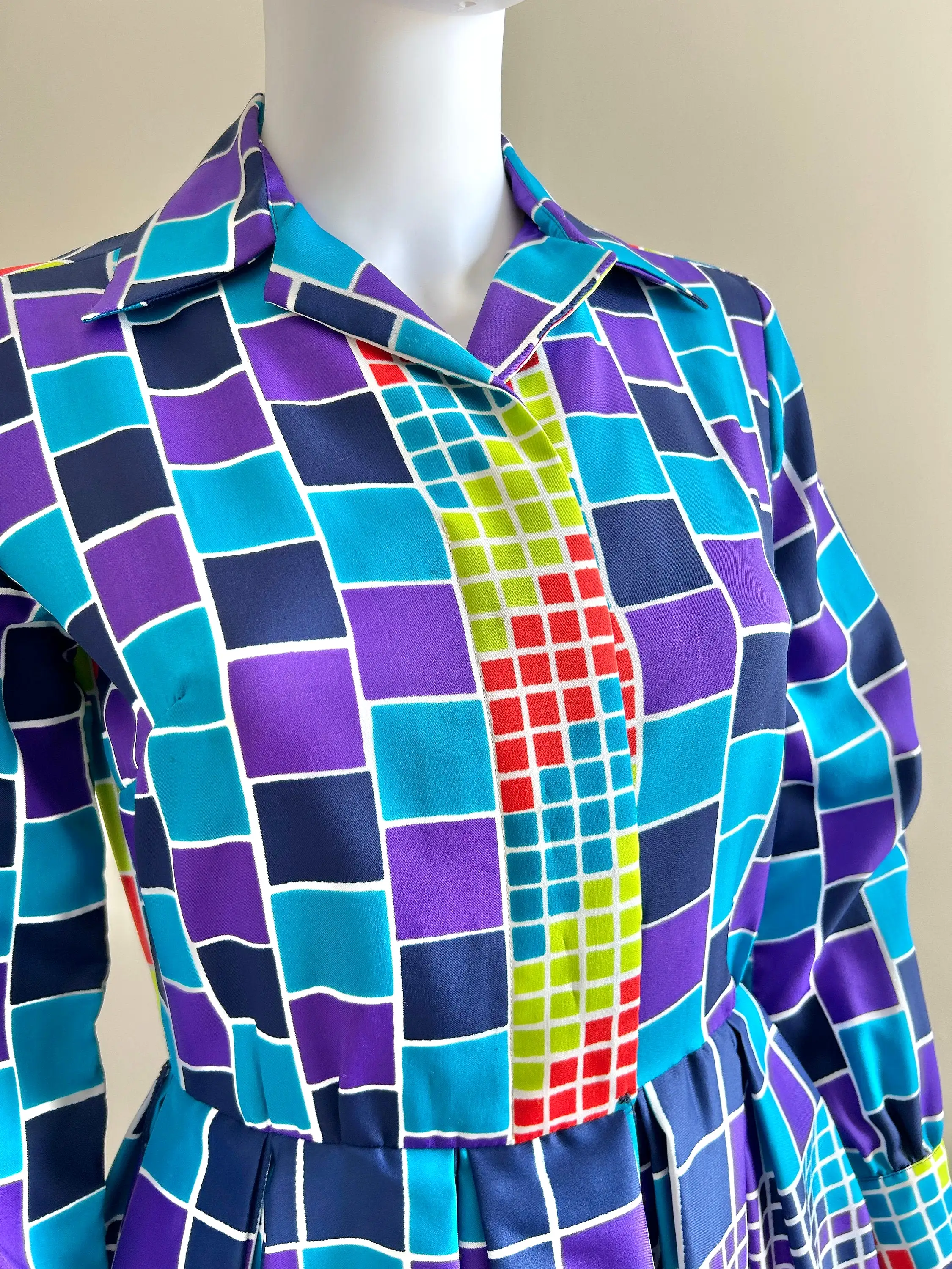 Vintage 1960s Shirtdress / 60s retro blue and purple abstract dress / Size S M